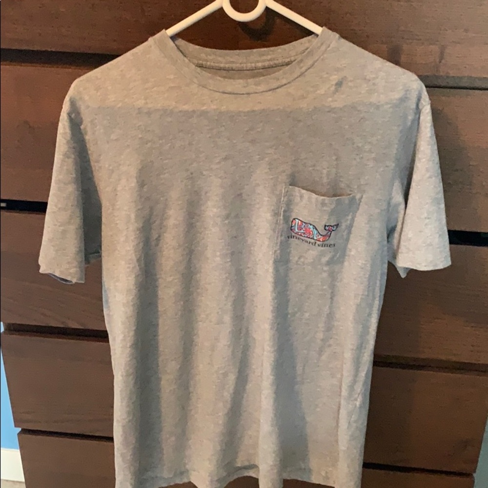 Vineyard Vines🐳 gray t-shirt Size: S